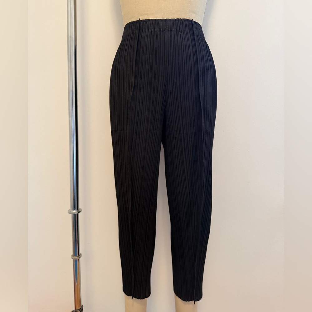 ISSEY MIYAKE PLEATS PLEASE cropped pants